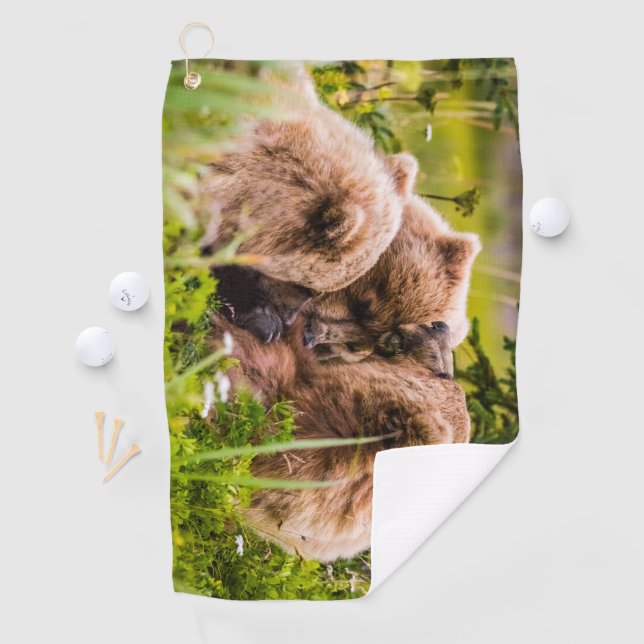 Serviette De Golf Mama bear nourrit ses deux petits, Lake Clark Nati (En situation)