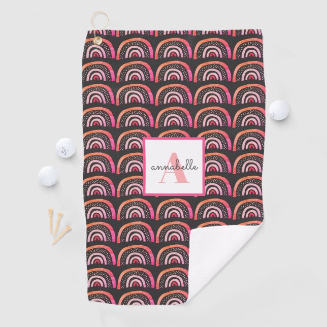 Serviette De Golf Motif arc-en-ciel monogramme rose rose (En situation)