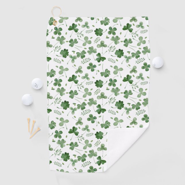 Serviette De Golf Motif mou de shamrock d'aquarelle (En situation)