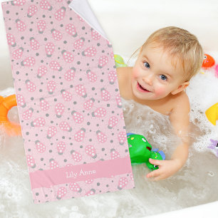 Serviette de Ladybug rose avec nom
