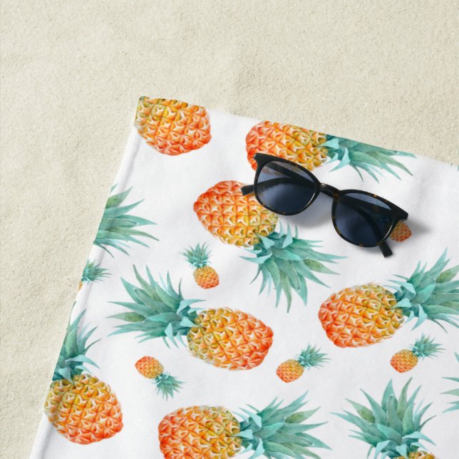 Serviette De Plage Aquarelle Ananas Motif Blanc Personnalisé (En situation)
