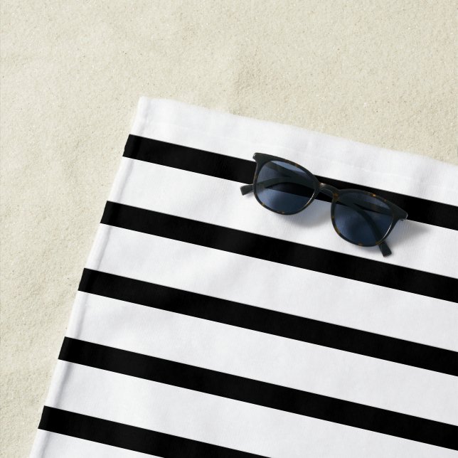 Serviette De Plage Bande Noire Et Blanche (En situation)