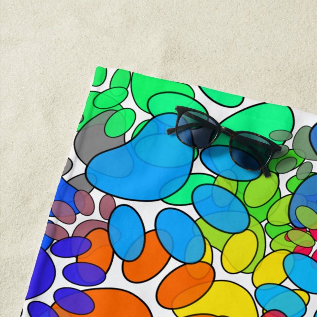 Serviette De Plage Beaucoup D'Empreintes de pattes De Chiens Partout (En situation)