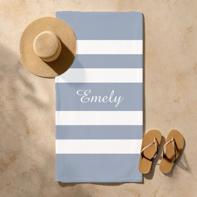 Serviette De Plage Bleu Dusty moderne rayé (Custom Name Modern Dusty Blue Striped Beach Towel)