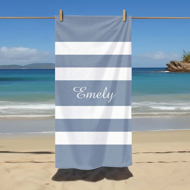 Serviette De Plage Bleu Dusty moderne rayé (Custom Name Modern Dusty Blue Striped Beach Towel)