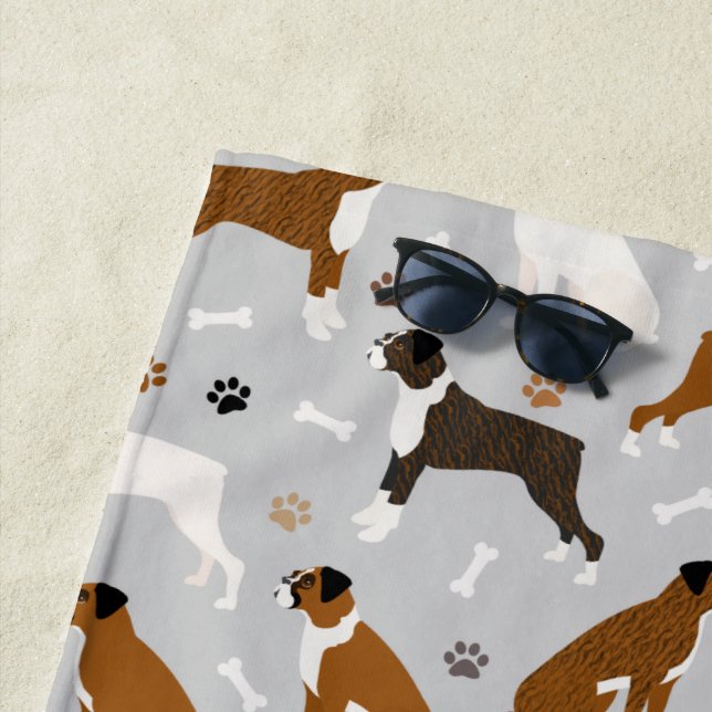 Serviette De Plage Bones et pattes de chien de boxe (En situation)