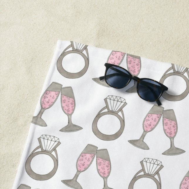 Serviette De Plage Boubbly Pink Champagne Diamond Ring Personnalisé (En situation)