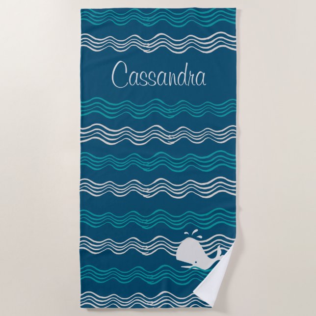 Serviette De Plage Cartoon côtier Baleine Océan Bleu et vagues Plage  (Devant)