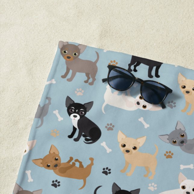 Serviette De Plage Chihuahua Bones and Paws Blue Beach Towne (En situation)