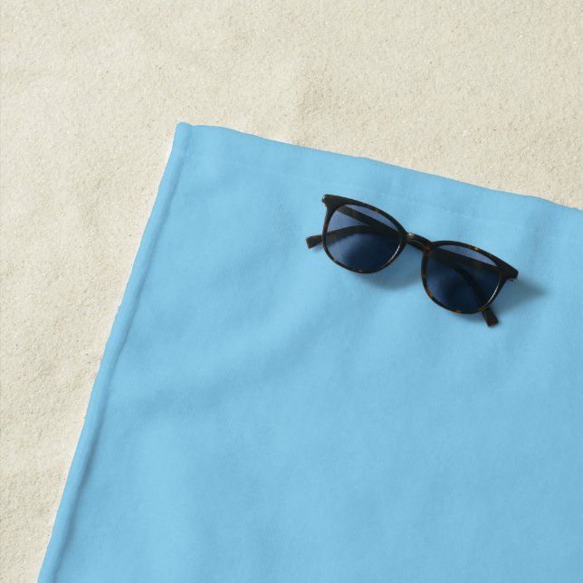 Serviette De Plage Ciel Bleu Bébé Couleur Unie (En situation)