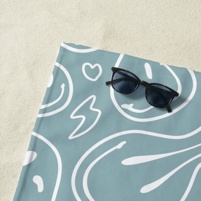 Serviette De Plage Cool Sourire visage Melting Sourire Motif Dusty bl (En situation)