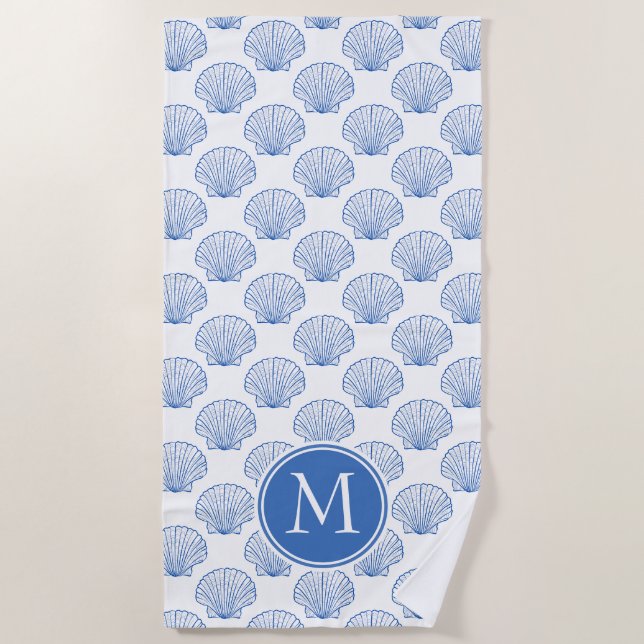 Serviette De Plage Coquilles de pétoncle bleu côtier sur Monogramme b (Devant)