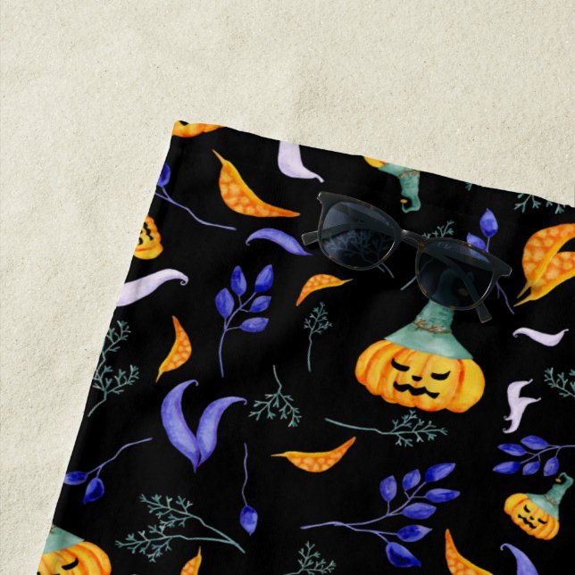 Serviette de plage de la forêt d'Halloween (En situation)