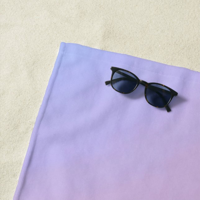 Serviette De Plage Dégradé pastel de barbe à papa rêveur (En situation)