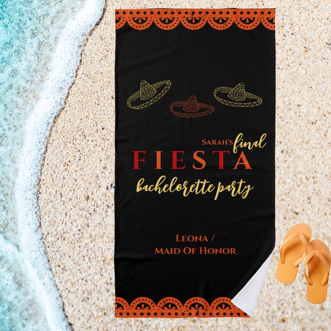 Serviette De Plage Finale Fiesta soirée mexicaine de bachelorette (final fiesta bachelorette party beach towel mexican party sombreros and papel picado vibrant)