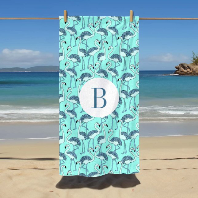 Serviette De Plage Flamants roses tropicaux bleu monogramme (Monogram Blue Tropical Flamingos Beach Towel)