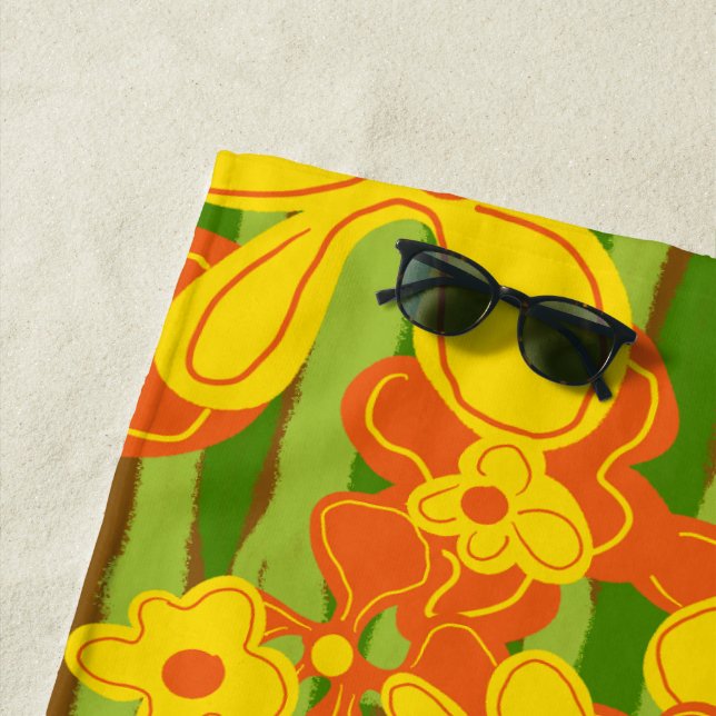 Serviette De Plage Fleurs jaunes oranges rétro des années 1970 (En situation)