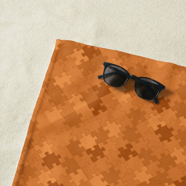 Serviette De Plage Funny Jigsaw Pieces Motif Ajouter Nom Brown Orange (En situation)