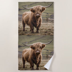 Serviette De Plage **"Furry Majesty : The Woolly Brown Highland Cow"*