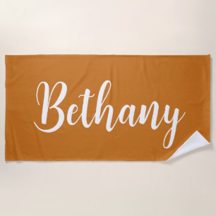 Serviette De Plage Grand nom en blanc sur Brown jaune profond