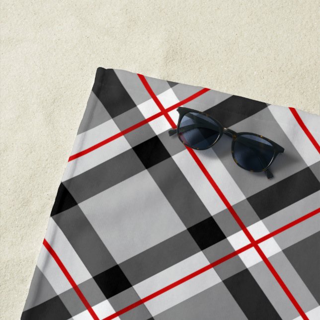 Serviette De Plage Grand Plaid moderne, noir, blanc, gris et rouge (En situation)