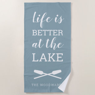 Serviette De Plage La vie est meilleure au lac Typographie bleu gris