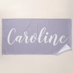 Serviette De Plage Lilac Minimalist Calligraphy Nom personnalisé