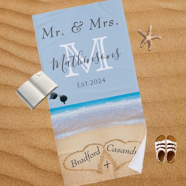 Serviette De Plage M. Mme Beach Coeurs de mariage Sable Famille Monog (Créateur téléchargé)
