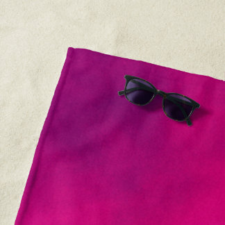 Serviette de plage magenta personnalisée
