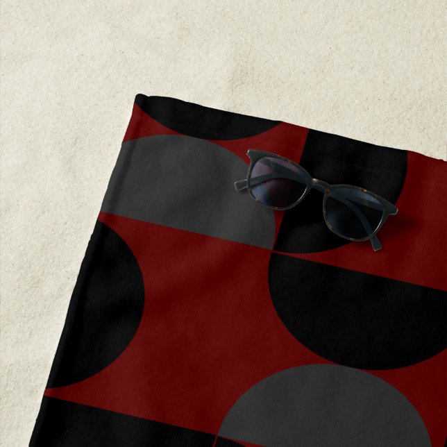 Serviette De Plage Mi-siècle moderne rouge noir et gris (En situation)