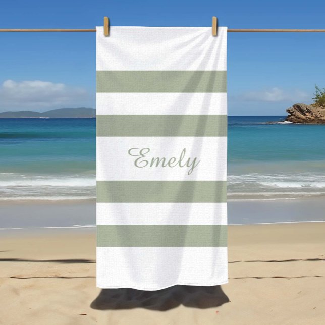 Serviette De Plage Motif à rayures vert Sage moderne (Modern Sage Green Striped Pattern Beach Towel)