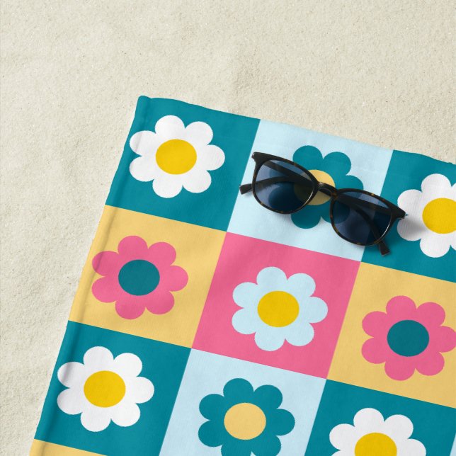 Serviette De Plage Motif de fleurs pastel colorées Rétro Mignon  (En situation)