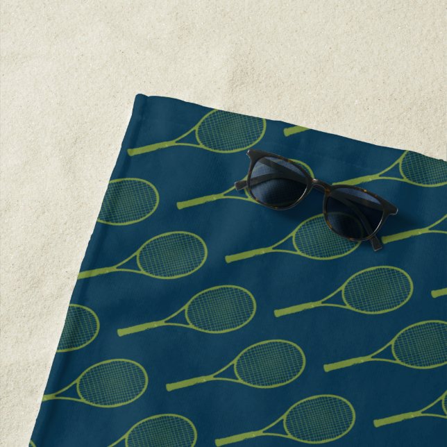 Serviette De Plage motif de raquettes de tennis vertes (En situation)