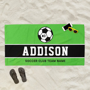 Serviette De Plage Nom du joueur de soccer vert laiton personnalisé