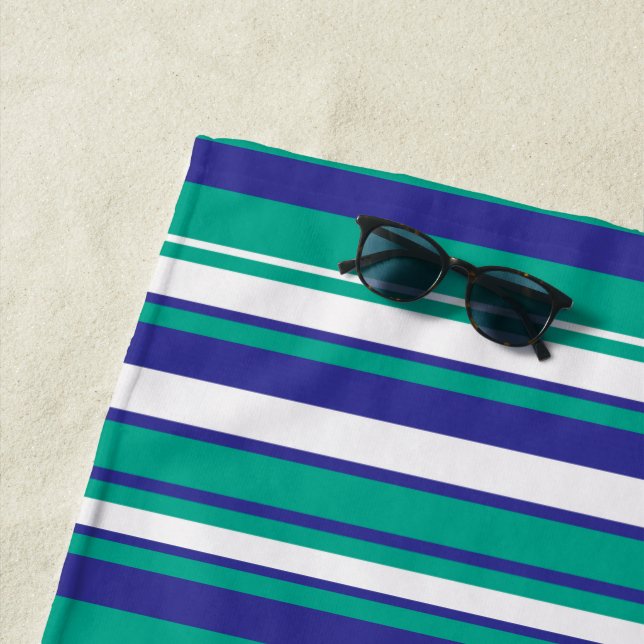 Serviette De Plage Ocean Breeze Diagonal Stripe Beach Towel (En situation)