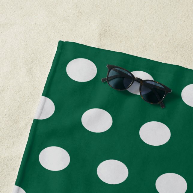 Serviette De Plage Pois verts et blancs (En situation)