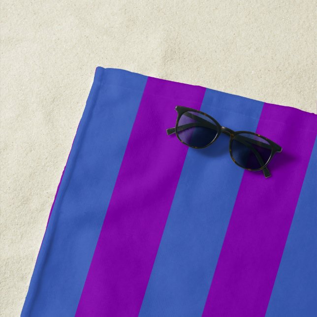 Serviette De Plage Purple and Blue Stripes (En situation)