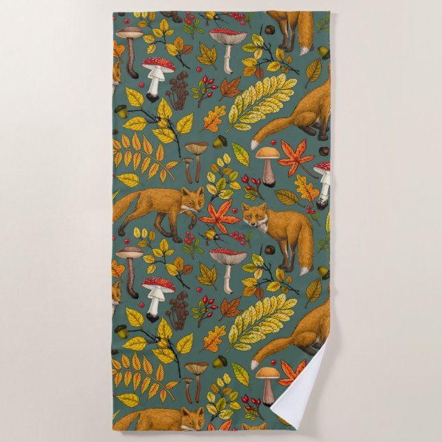 Serviette De Plage Renard d'automne sur pin vert (Devant)