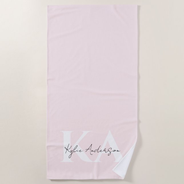Serviette De Plage Rose Blush moderne Nom du monogramme personnalisé  (Devant)