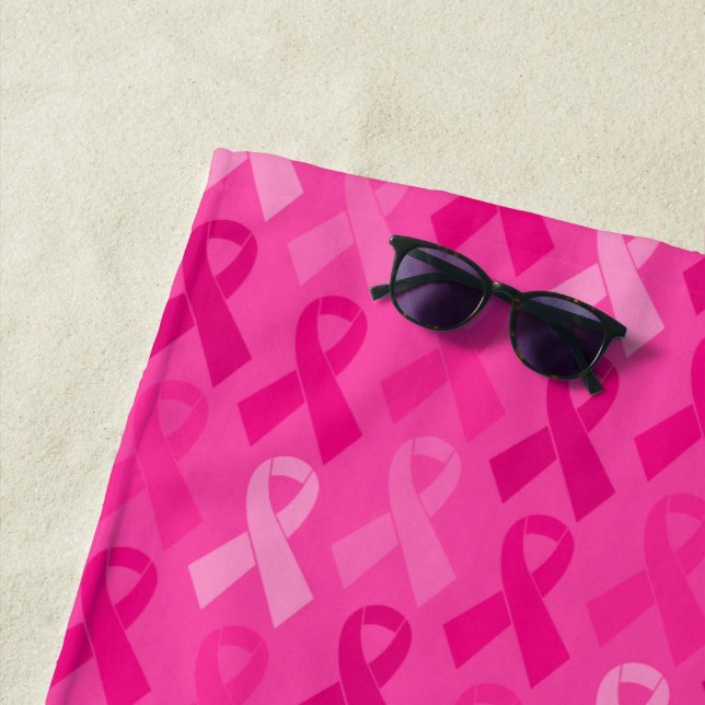 Serviette De Plage Sensibilisation au cancer du sein Motif de ruban r (En situation)