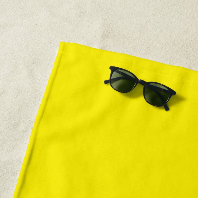 Serviette De Plage Tendance Couleur Solide Jaune Modèle Personnalisé  (En situation)