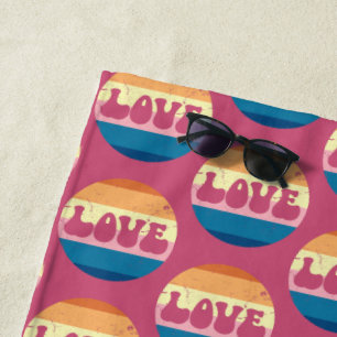 Serviette De Plage Typographie D'Amour Rétro Sur Les Rayures De Couch