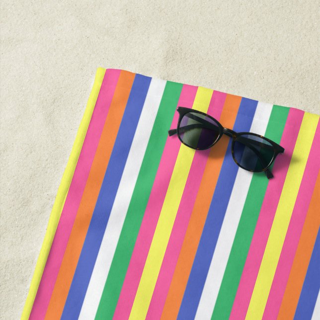 Serviette de plage vintage en rayures colorées (En situation)