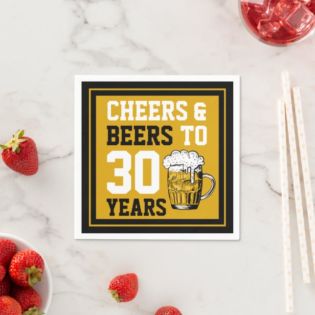 Serviette En Papier 30e anniversaire Cheers & Bières à 30 ans (En situation)