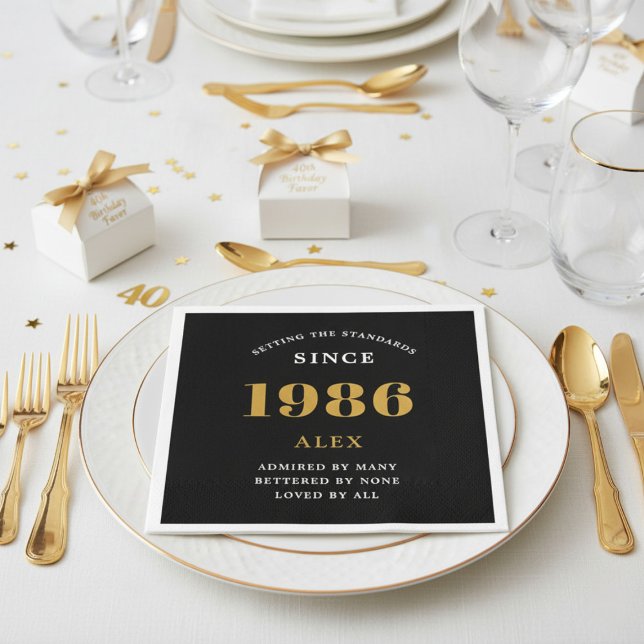Serviette En Papier 40th Birthday Name 1986 Black Gold Elegant Chic (1986 paper napkin on a plate.)