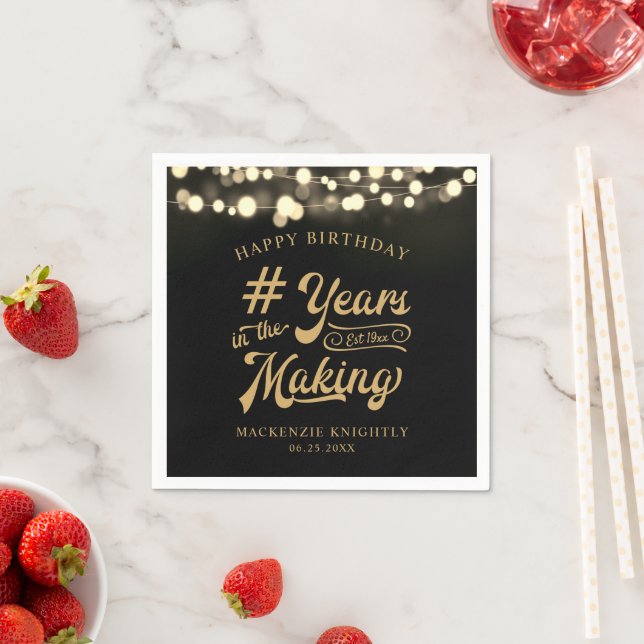 Serviette En Papier Anniversaire Chaîne Lumineuses ANNÉES DANS LA FABR (En situation)