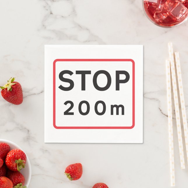Serviette En Papier Arrêt 200m Signal routier Sécurité de la signalisa (En situation)