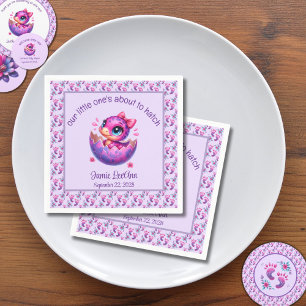 Serviette En Papier baby shower Dinosaure violet "Hatching Bientôt"