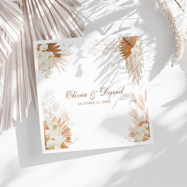 Serviette En Papier Boho Terracotta Pampas Grass Orchid Mariage (Boho Terracotta Pampas Grass Orchid Wedding Paper Dinner Napkins on a sunny white table.)