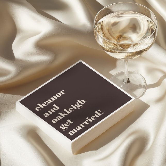 Serviette En Papier Bold Typography Fun Brown Custom Modern Wedding (Créateur téléchargé)